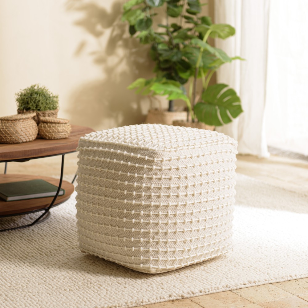 Pouf carré en laine texturée couleur ivoire SACHA Pouf carré en laine texturée couleur ivoire SACHA