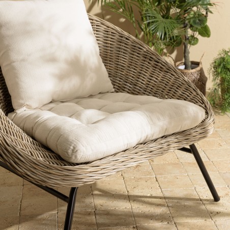 KALLY Kubu Lounge Chair with White Seat Cushion and Black Metal Legs
