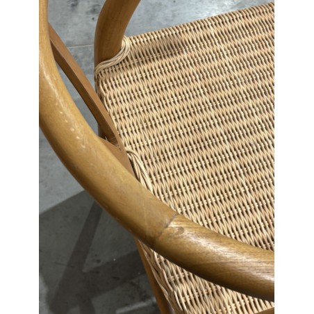 SECONDE MAIN - Chaise en bois de mahogany, dossier arrondi et assise en rotin