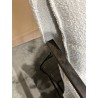 SECONDE MAIN - Fauteuil tissu écru 1 coussin structure métallique noire, accoudoirs en bois