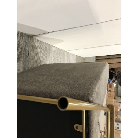 Lounge chair with golden legs, wooden armrests and taupe fabric | Second Hand