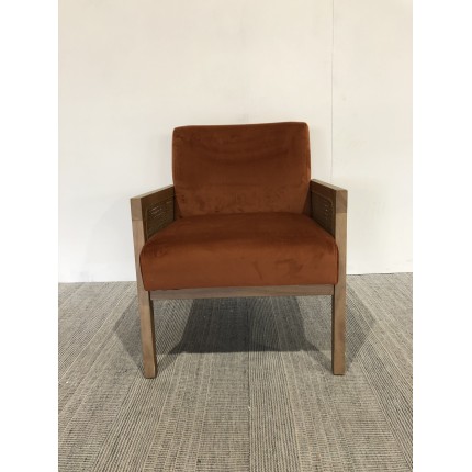 SECONDE MAIN - Fauteuil velours orange pieds bois et accoudoirs rotin