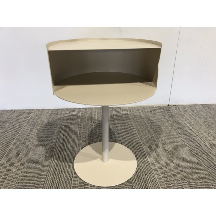Round side table in beige steel, D35cm | Agathe Collection