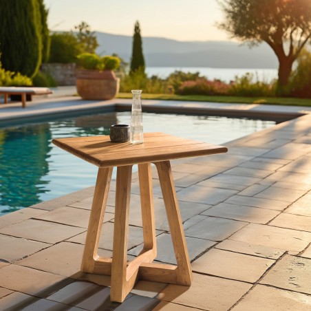 Square garden table made from recycled teak | Macabane Furniture