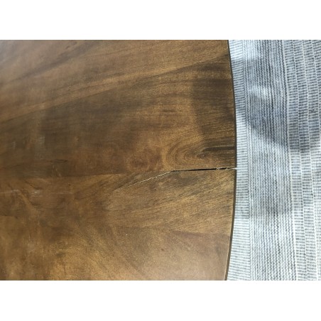 Quadratischer Couchtisch aus Mangoholz mit elfenbeinfarbenem Fuß | Macabane Möbel