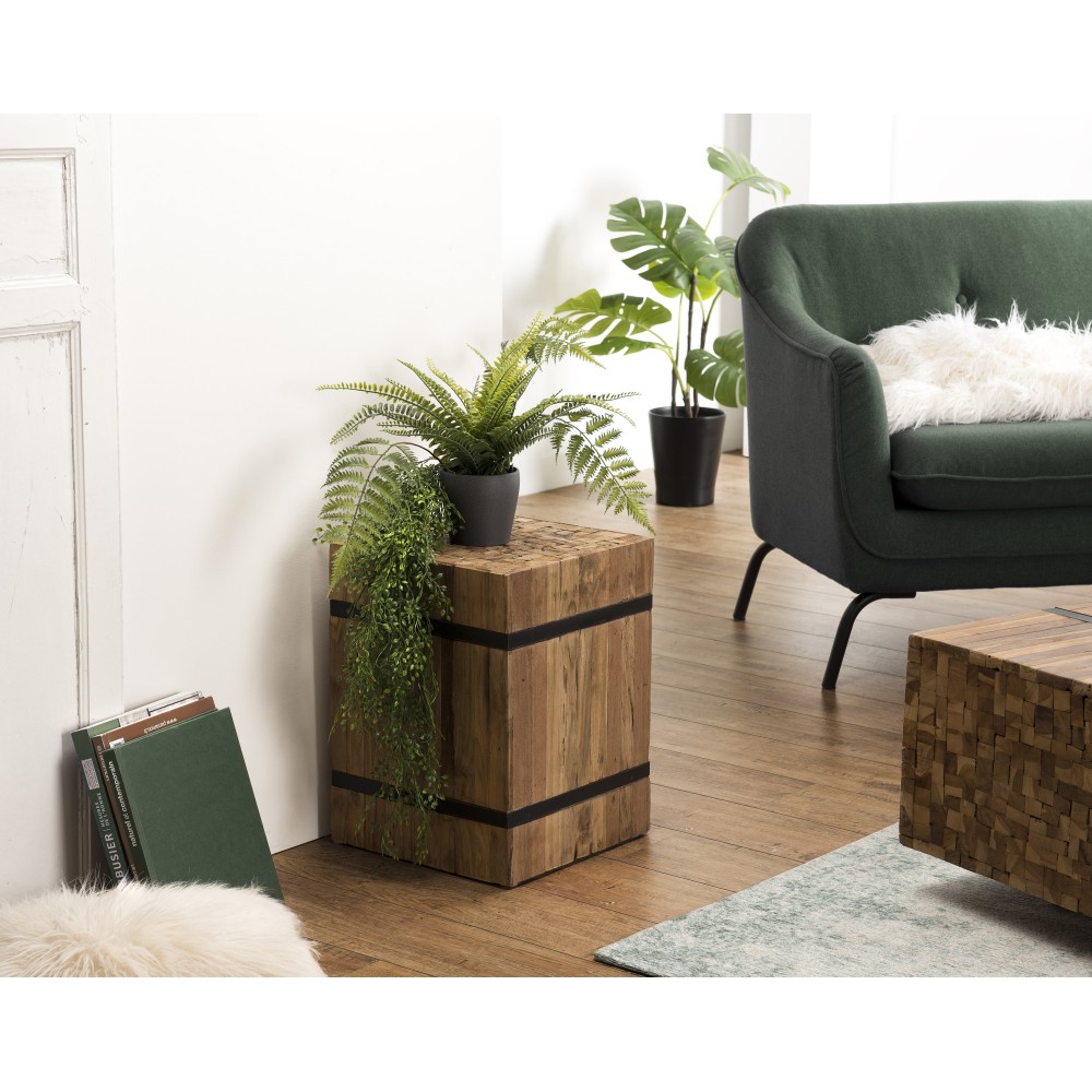 Quadratischer Beistelltisch SAM aus recyceltem Teakholz