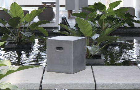 HECTOR - Garden Cube in Concrete Fiber