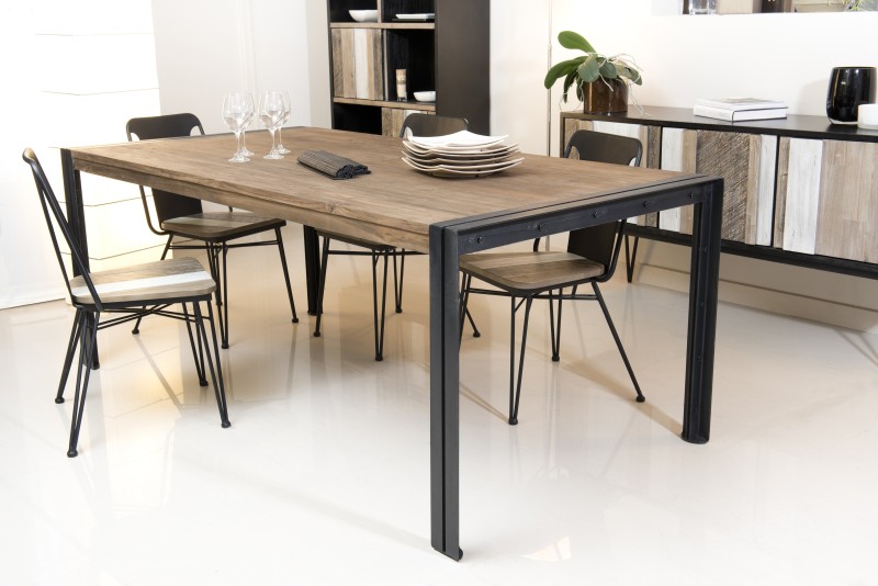 Table à manger SIXTINE 200x100 cm en teck recyclé et métal noir Table à manger SIXTINE 200x100 cm en teck recyclé et métal noir