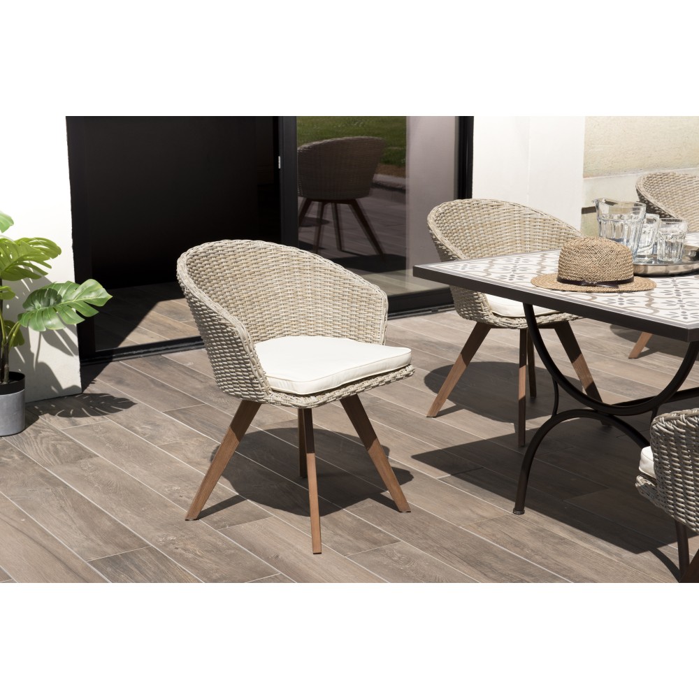 Chaise de jardin VICTOIRE en rotin synthétique - Naturelle Chaise de jardin VICTOIRE en rotin synthétique - Naturelle